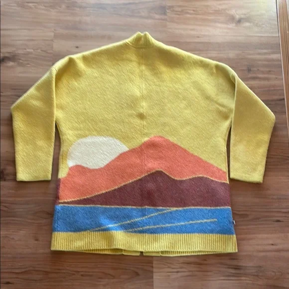 Yellow Open Cardigan with Color Block Design - Picture 2 of 4